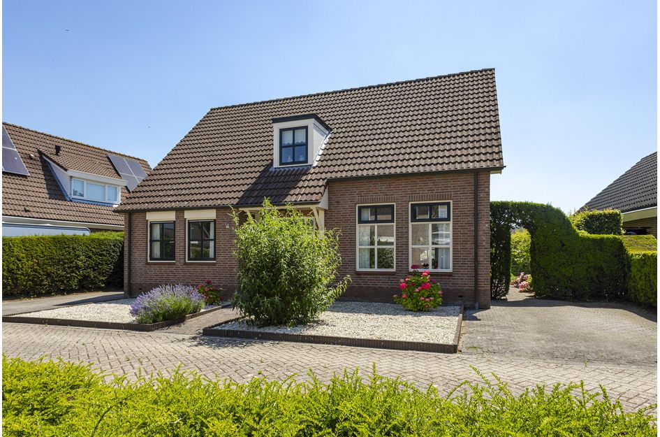 Koperwiek 16