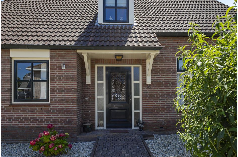 Koperwiek 16