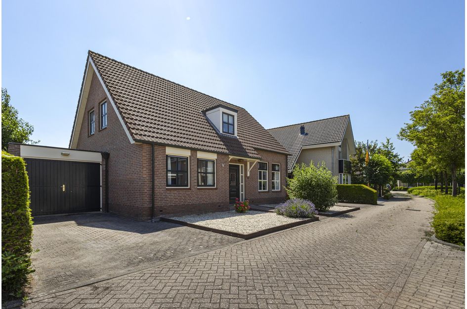 Koperwiek 16