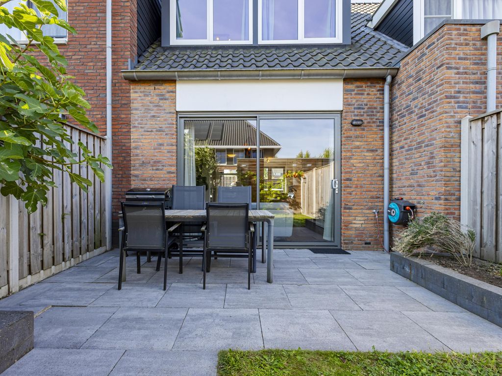 Groninger Kroon 5, Hardinxveld-Giessendam