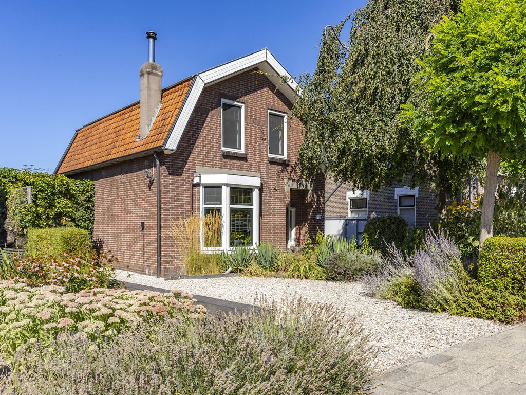Nieuweweg 178, HARDINXVELD-GIESSENDAM
