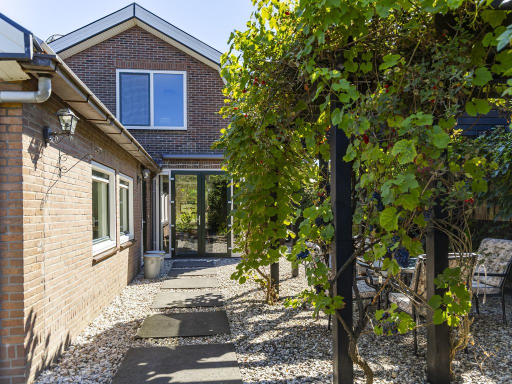 Nieuweweg 178, HARDINXVELD-GIESSENDAM