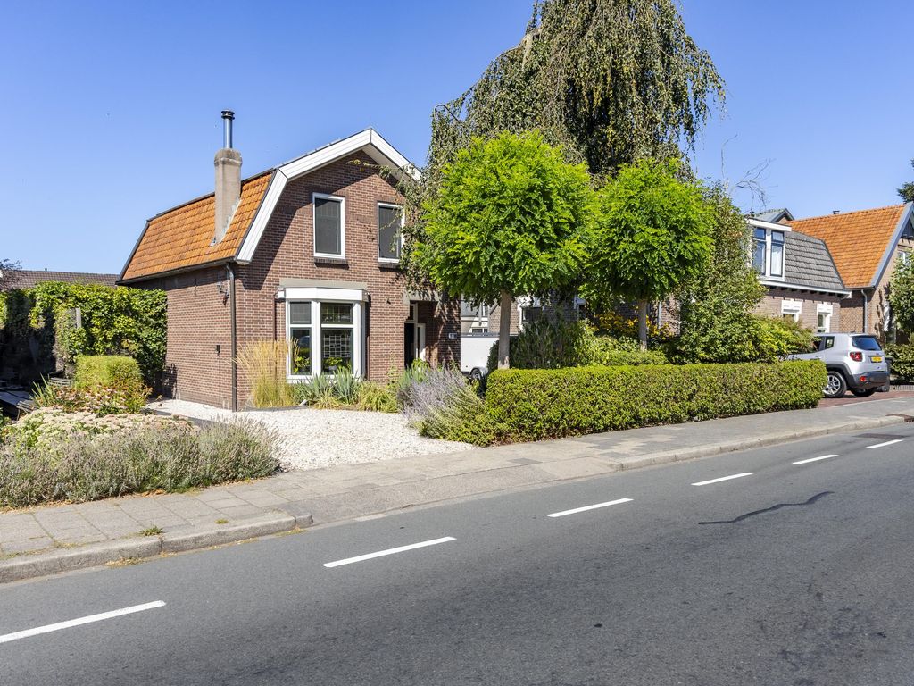 Nieuweweg 178, HARDINXVELD-GIESSENDAM