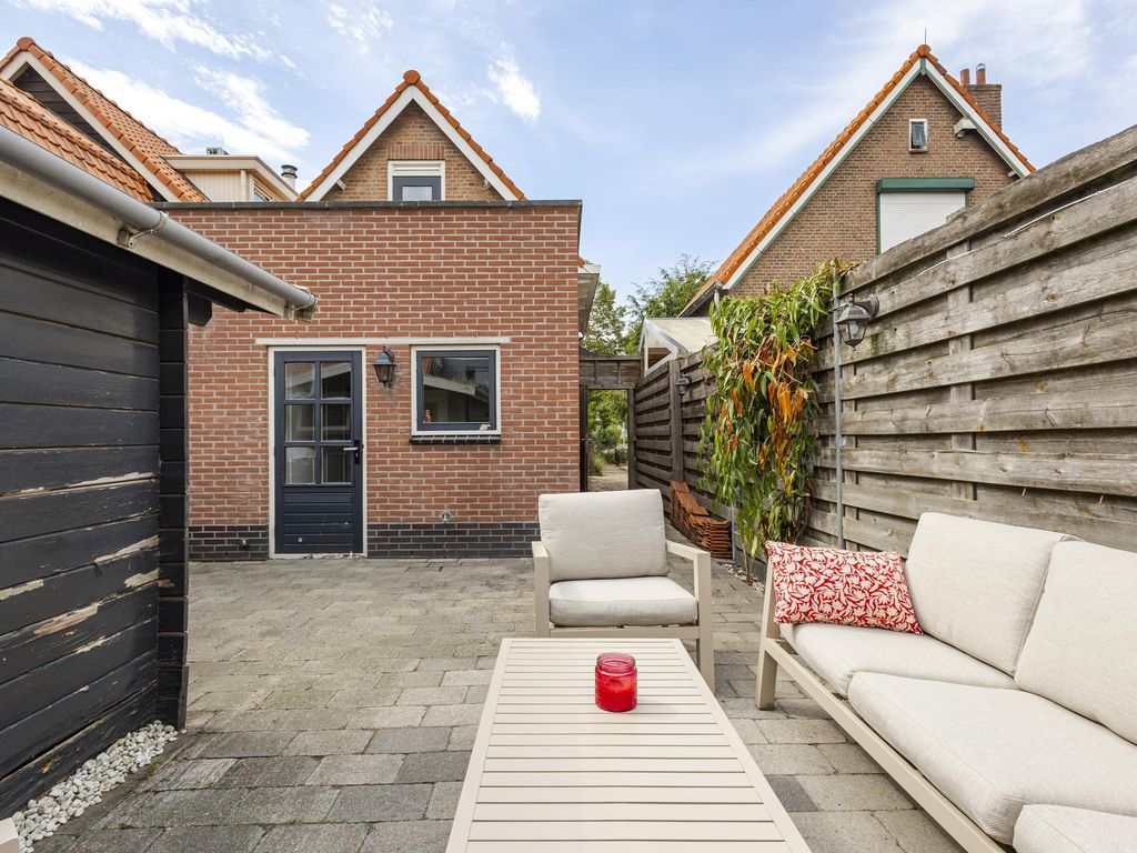 Nieuweweg 83, HARDINXVELD-GIESSENDAM
