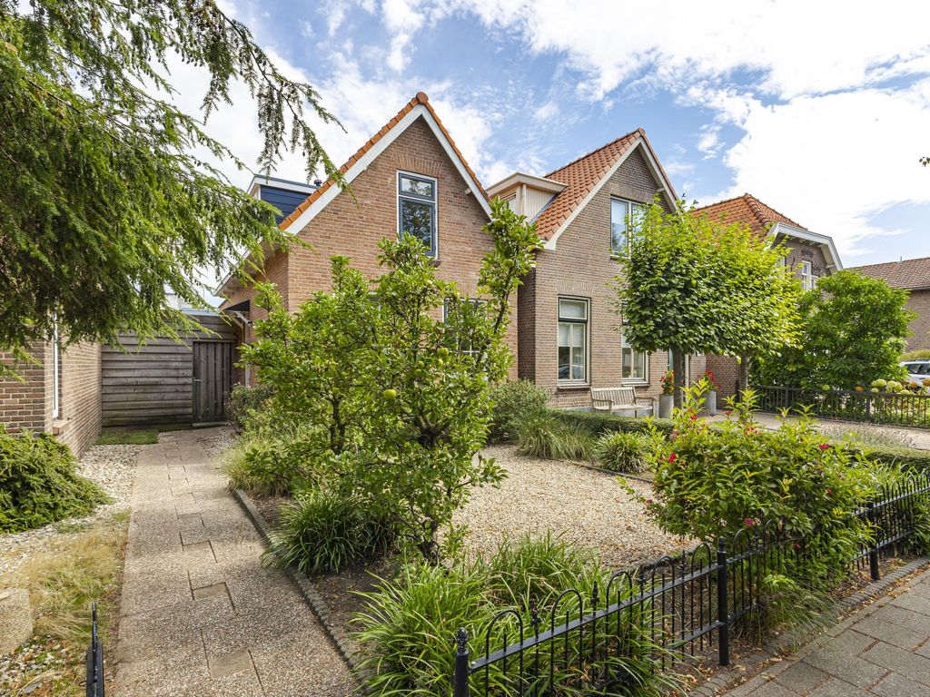 Nieuweweg 83, HARDINXVELD-GIESSENDAM