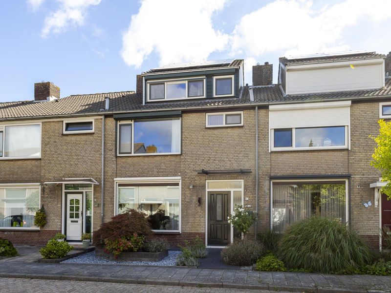 Graaf Adolfstraat 17, Hardinxveld-giessendam