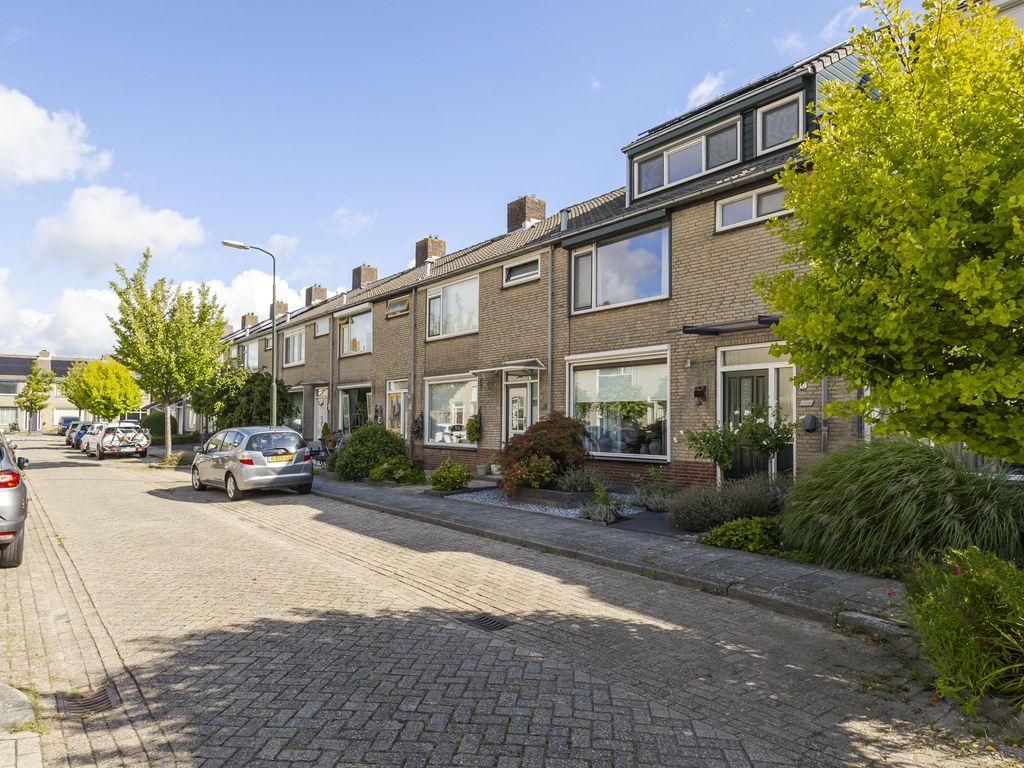 Graaf Adolfstraat 17, HARDINXVELD-GIESSENDAM