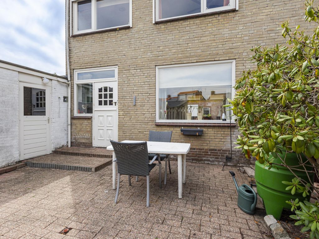 Wilhelminalaan 3, Giessenburg