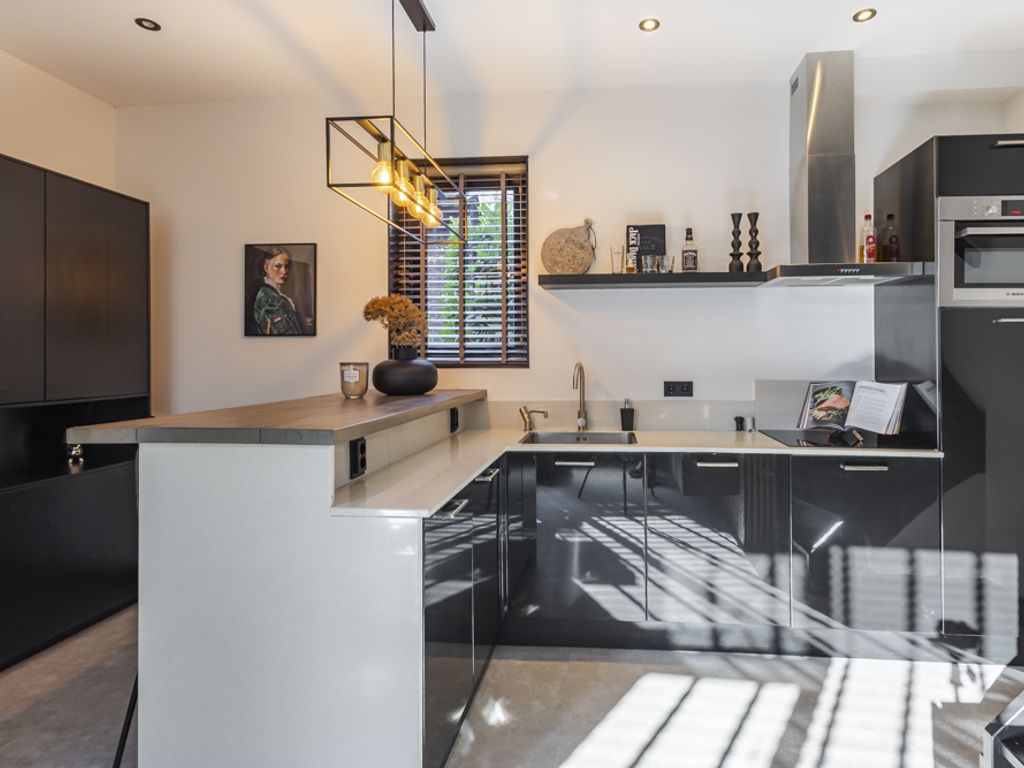 Buitendams 247, Hardinxveld-Giessendam