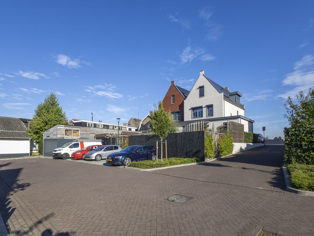 Buitendams 247, Hardinxveld-Giessendam