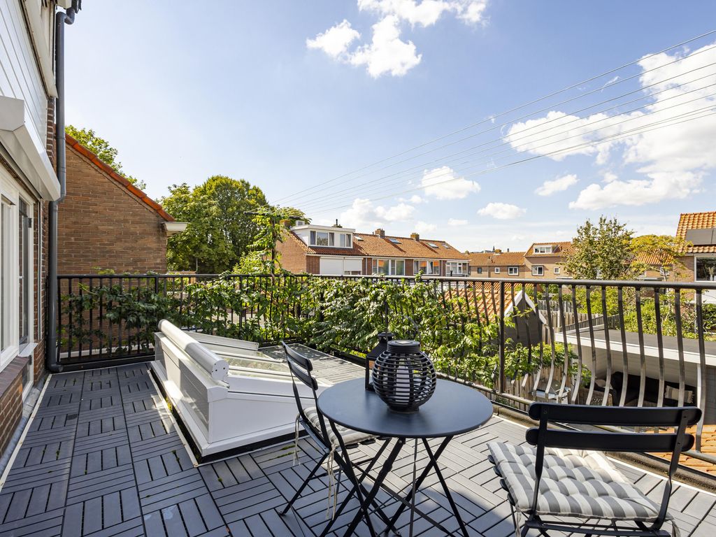Adama van Scheltemastr 10, Sliedrecht