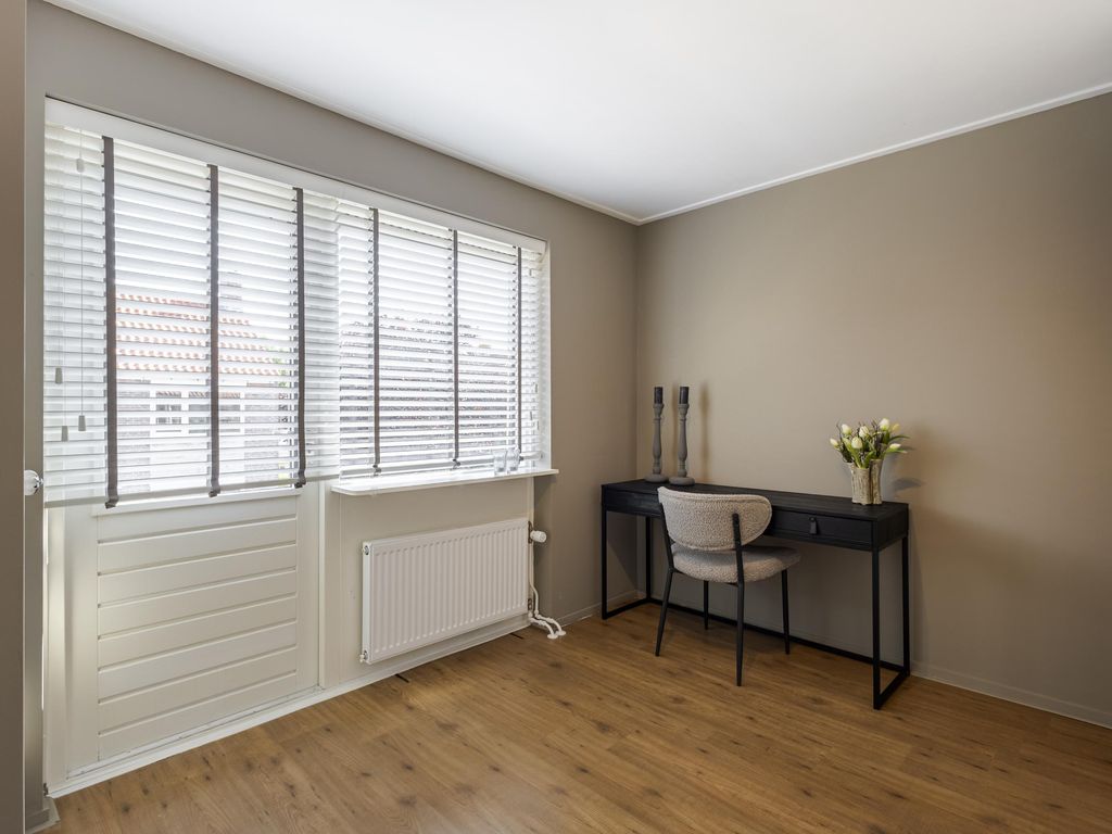 Adama van Scheltemastr 10, Sliedrecht