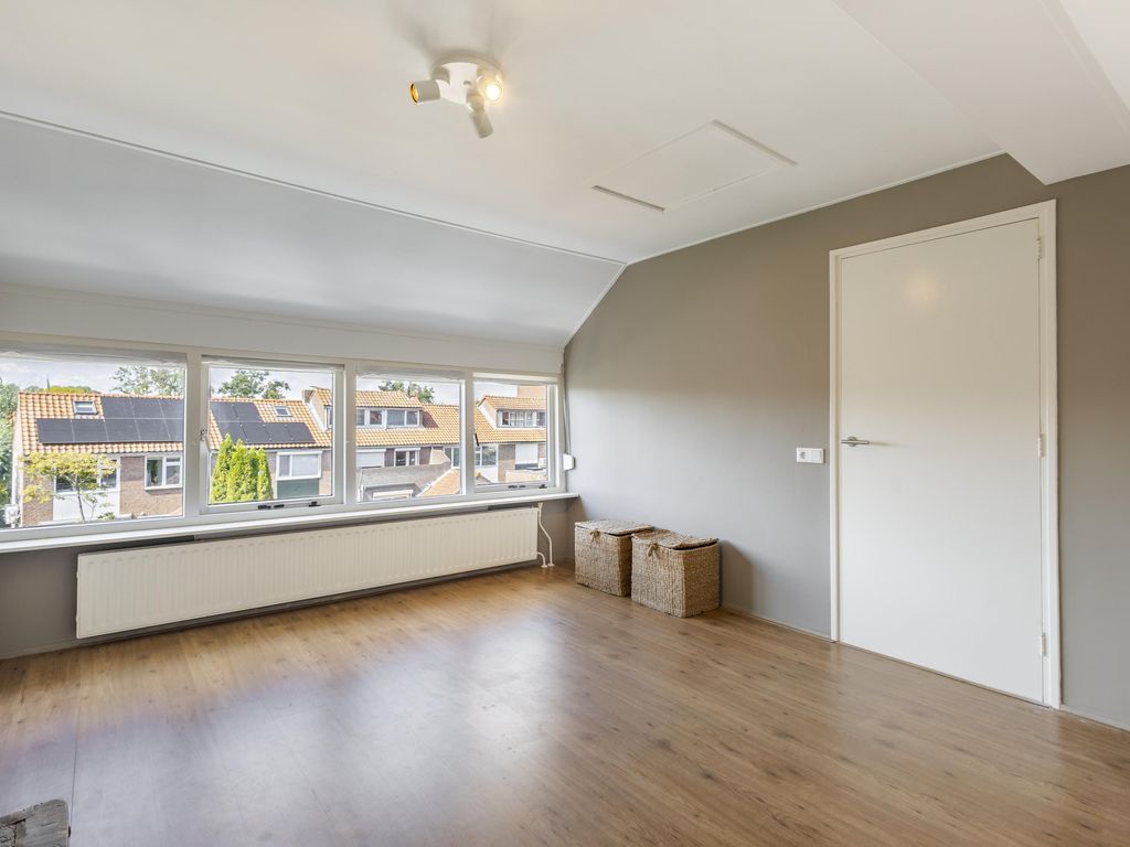 Adama van Scheltemastr 10, Sliedrecht