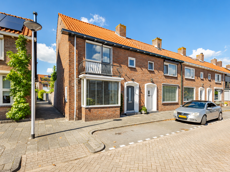 Adama van Scheltemastr 10, Sliedrecht