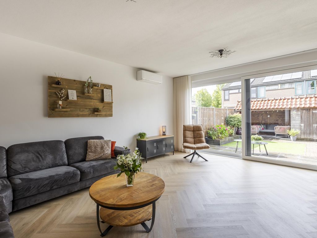 Geemansweer 24, HARDINXVELD-GIESSENDAM