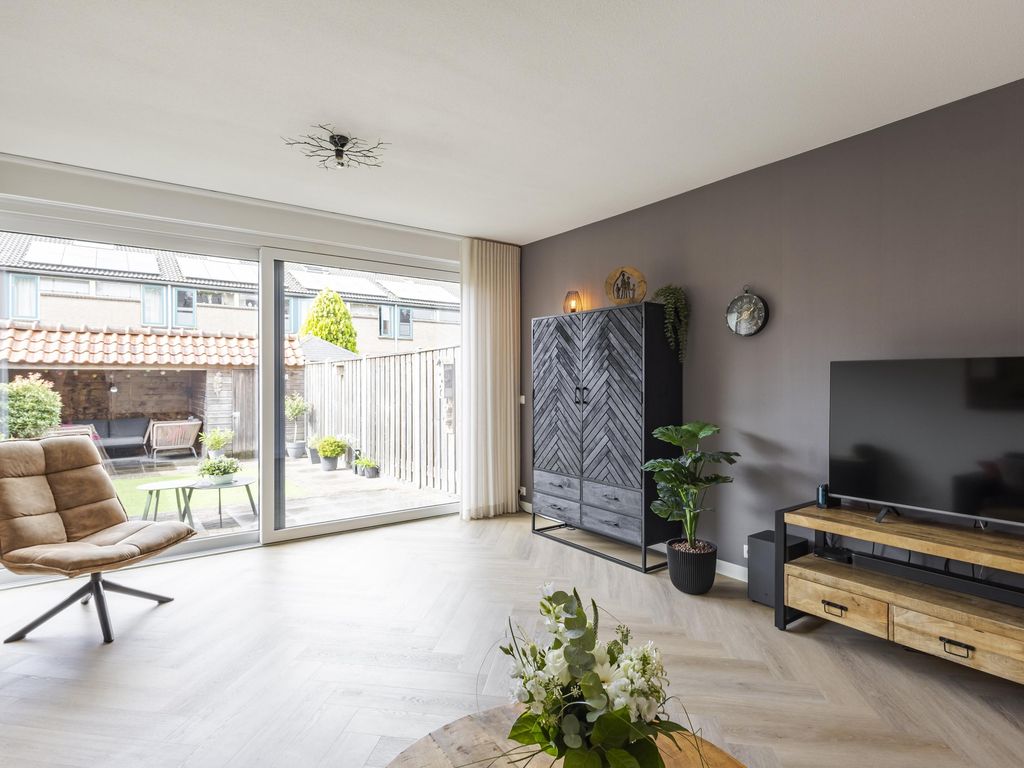 Geemansweer 24, HARDINXVELD-GIESSENDAM