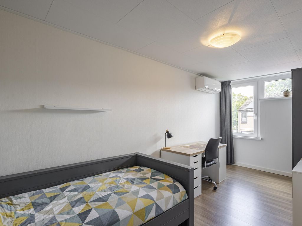 Geemansweer 24, HARDINXVELD-GIESSENDAM