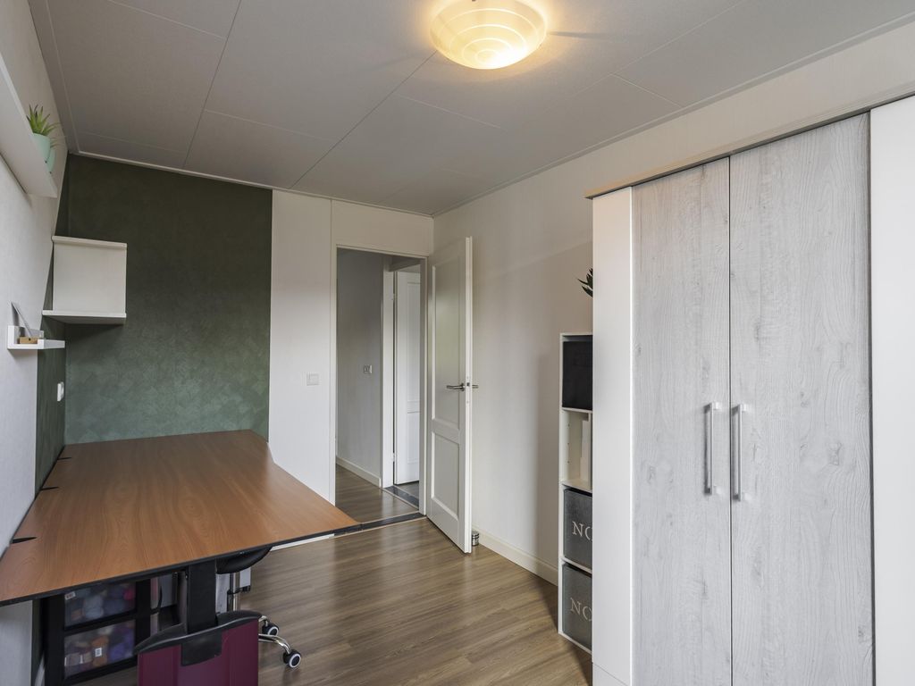 Geemansweer 24, HARDINXVELD-GIESSENDAM