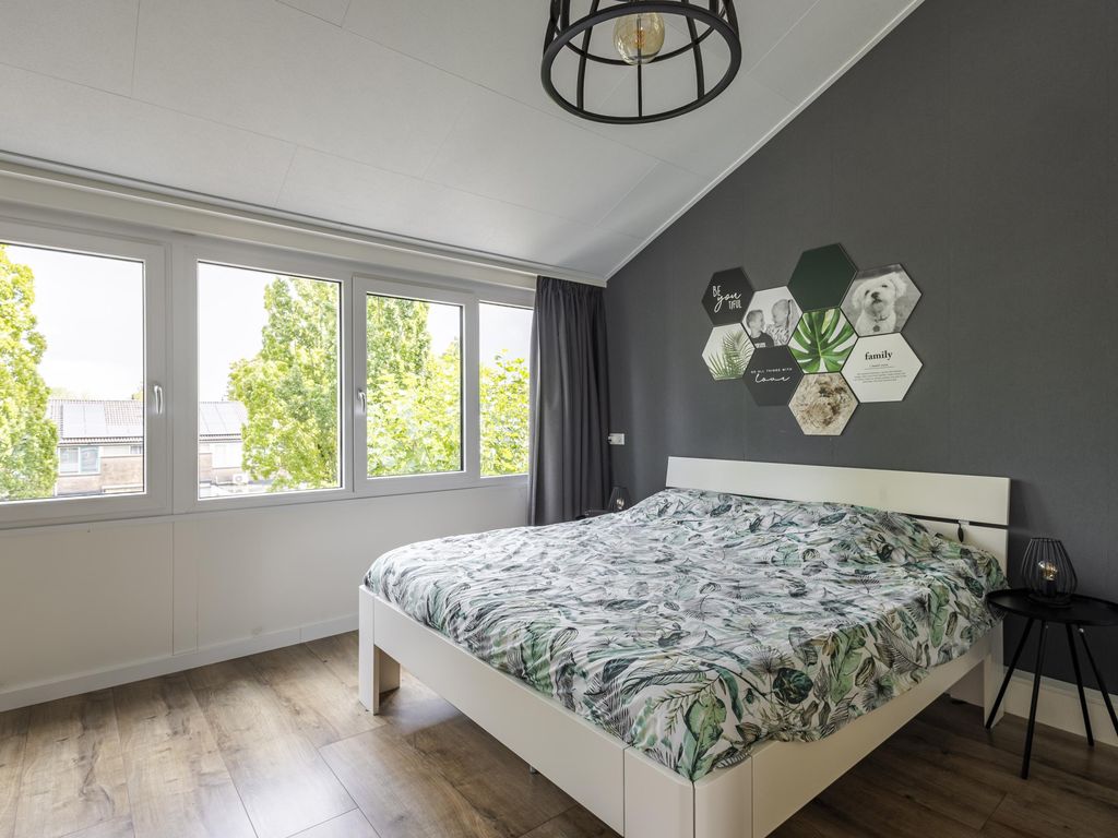 Geemansweer 24, HARDINXVELD-GIESSENDAM