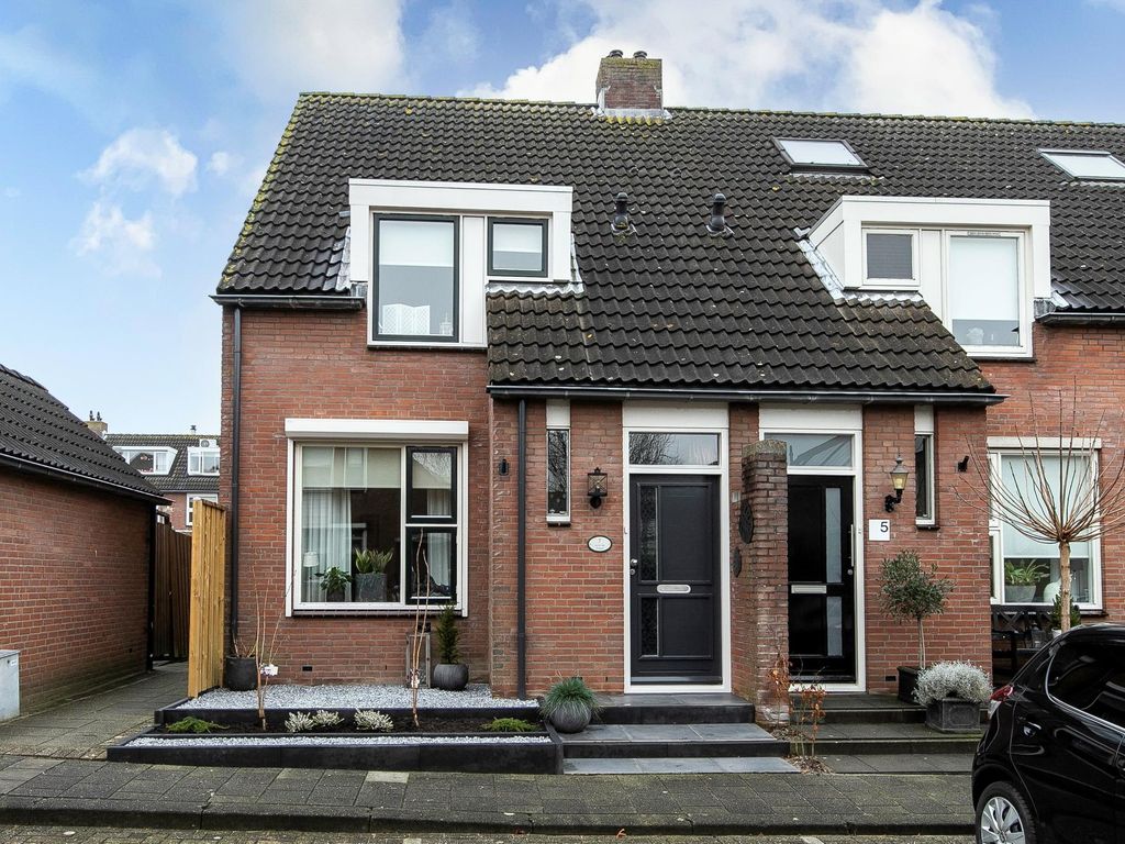 Van Leijdenstraat 7, HARDINXVELD-GIESSENDAM