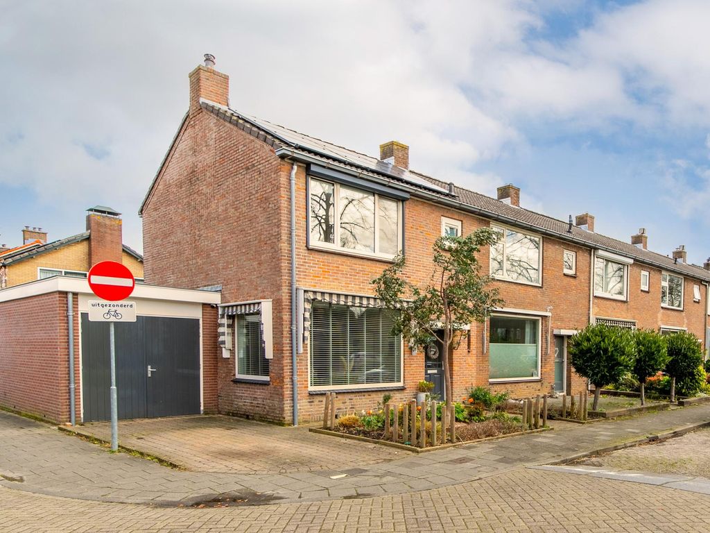 Peulenlaan 52, HARDINXVELD-GIESSENDAM