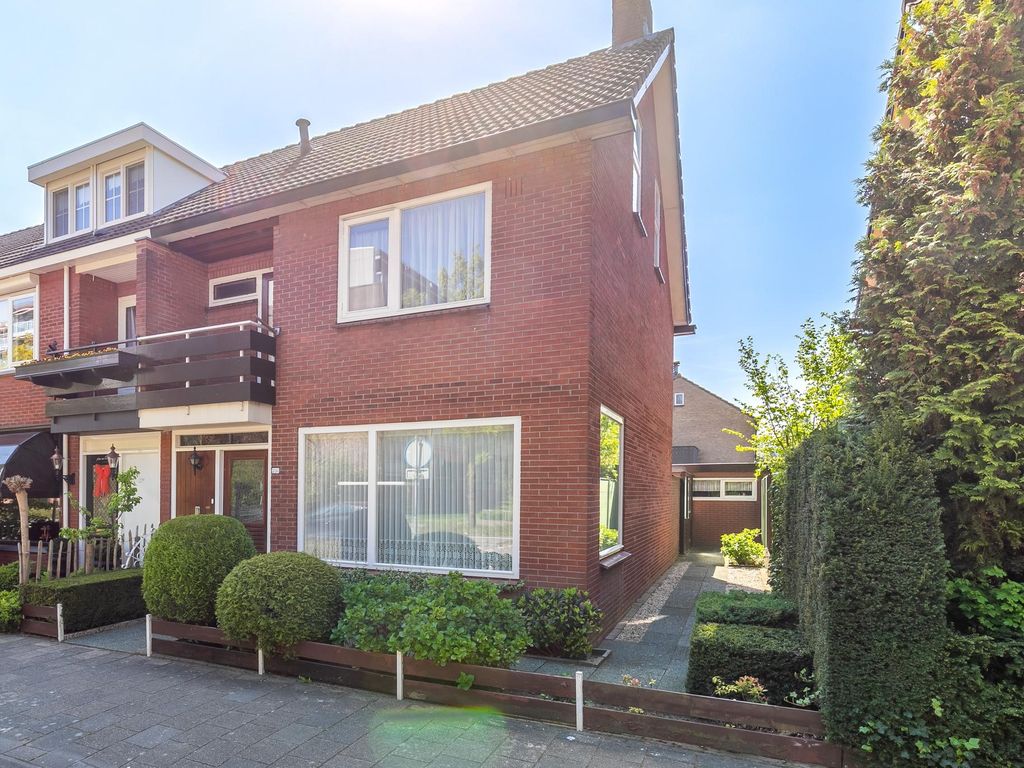 Peulenlaan 231, HARDINXVELD-GIESSENDAM