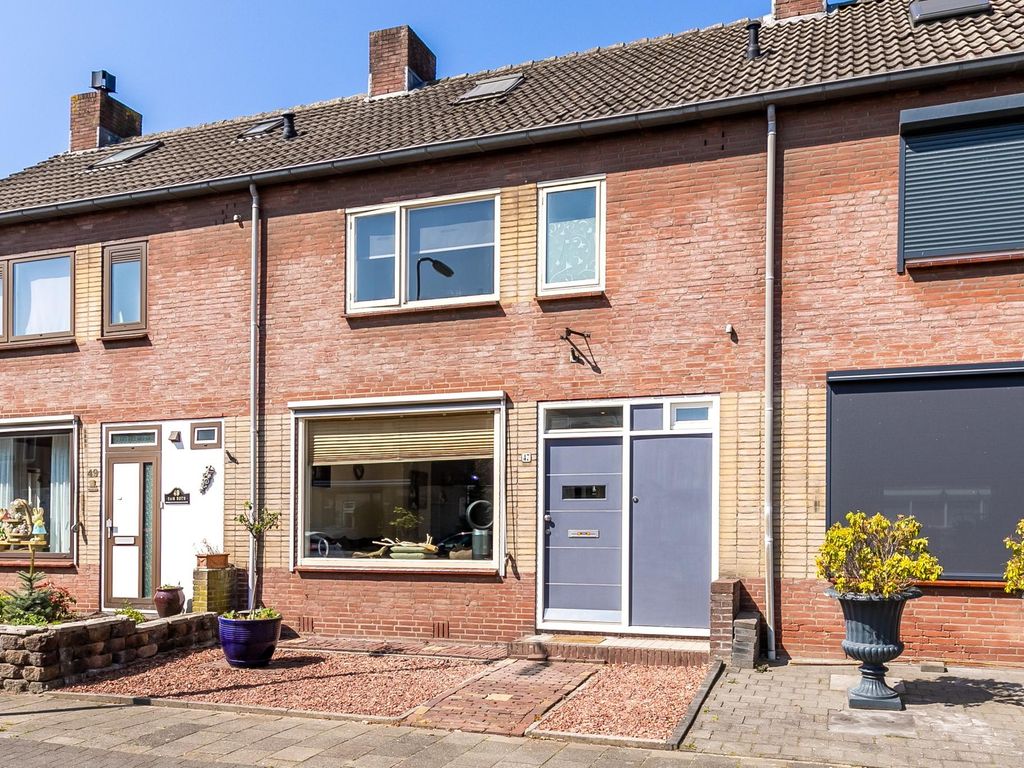 Rembrandtstraat 47, HARDINXVELD-GIESSENDAM