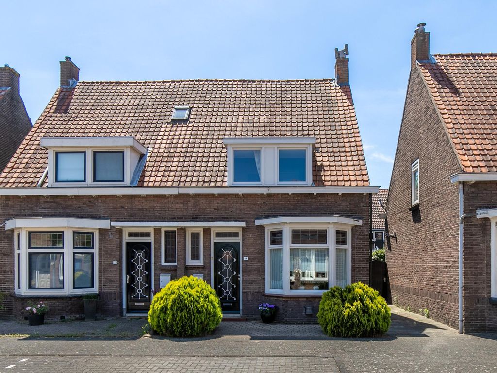Admiraal de Ruyterstraat 9, SLIEDRECHT