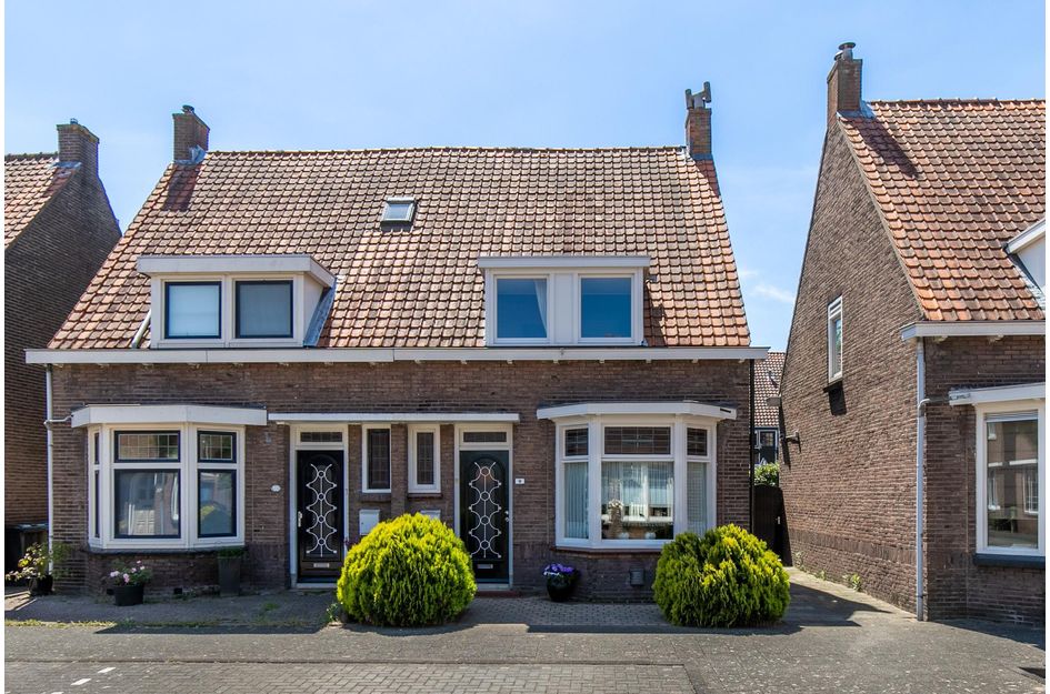 Admiraal de Ruyterstraat 9