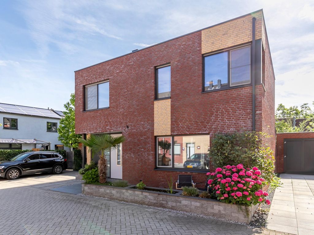 Peulenstraat-zuid 47, HARDINXVELD-GIESSENDAM