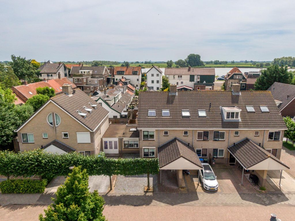 Breedewaij 58, HARDINXVELD-GIESSENDAM