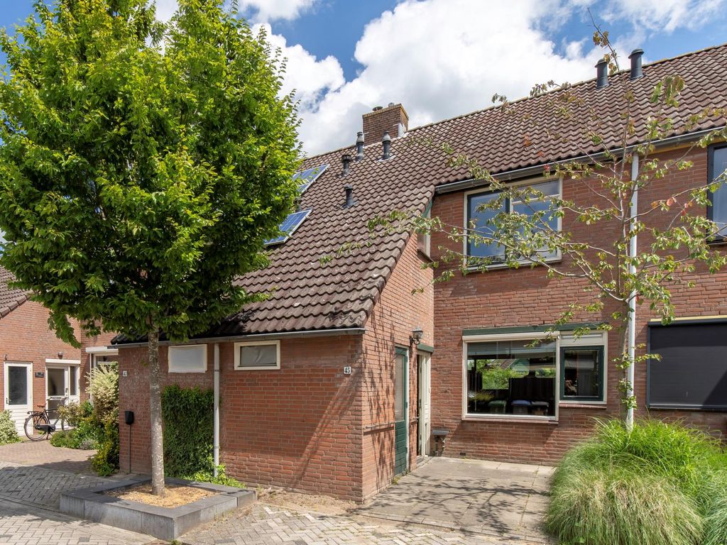 van Marlotstraat 45, GIESSENBURG