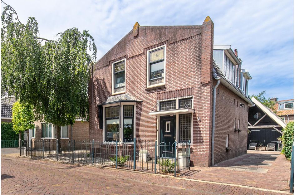 Damstraat 16