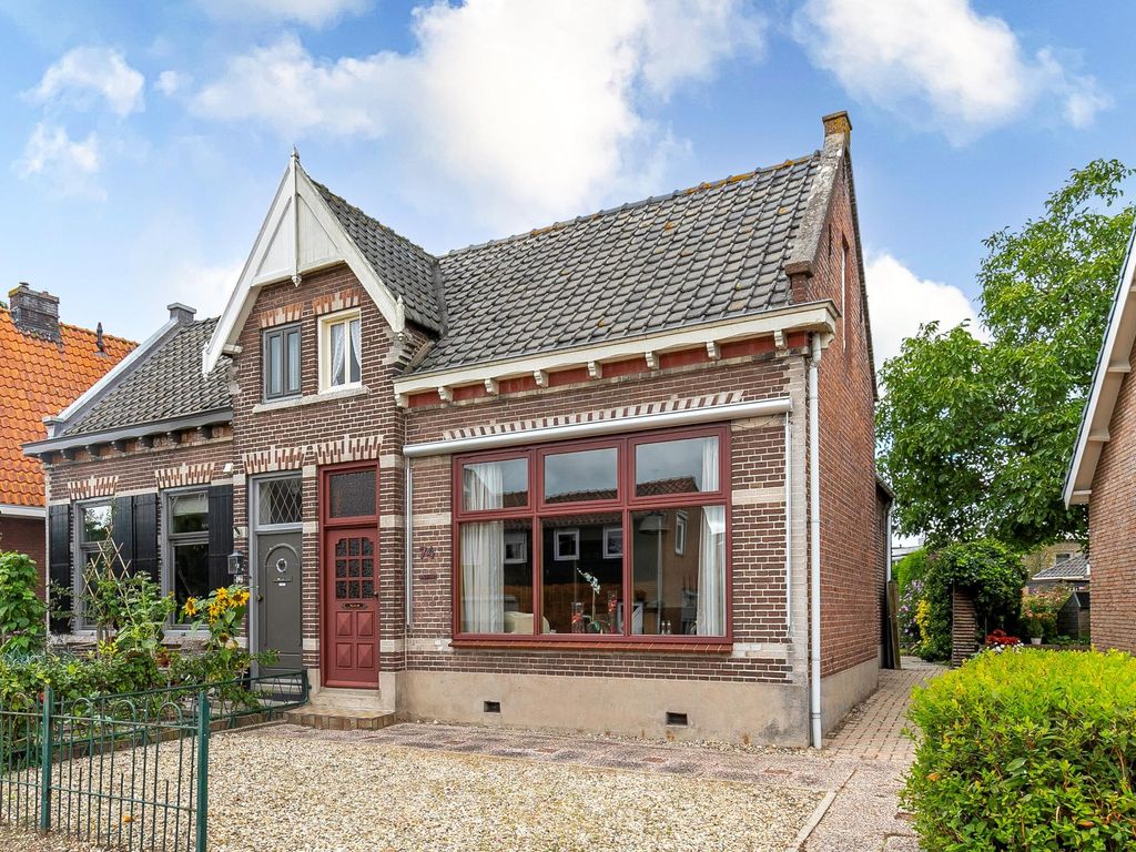 Kerkweg 74, HARDINXVELD-GIESSENDAM
