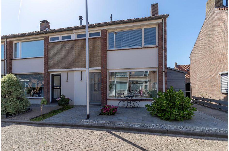 Oranjestraat 22