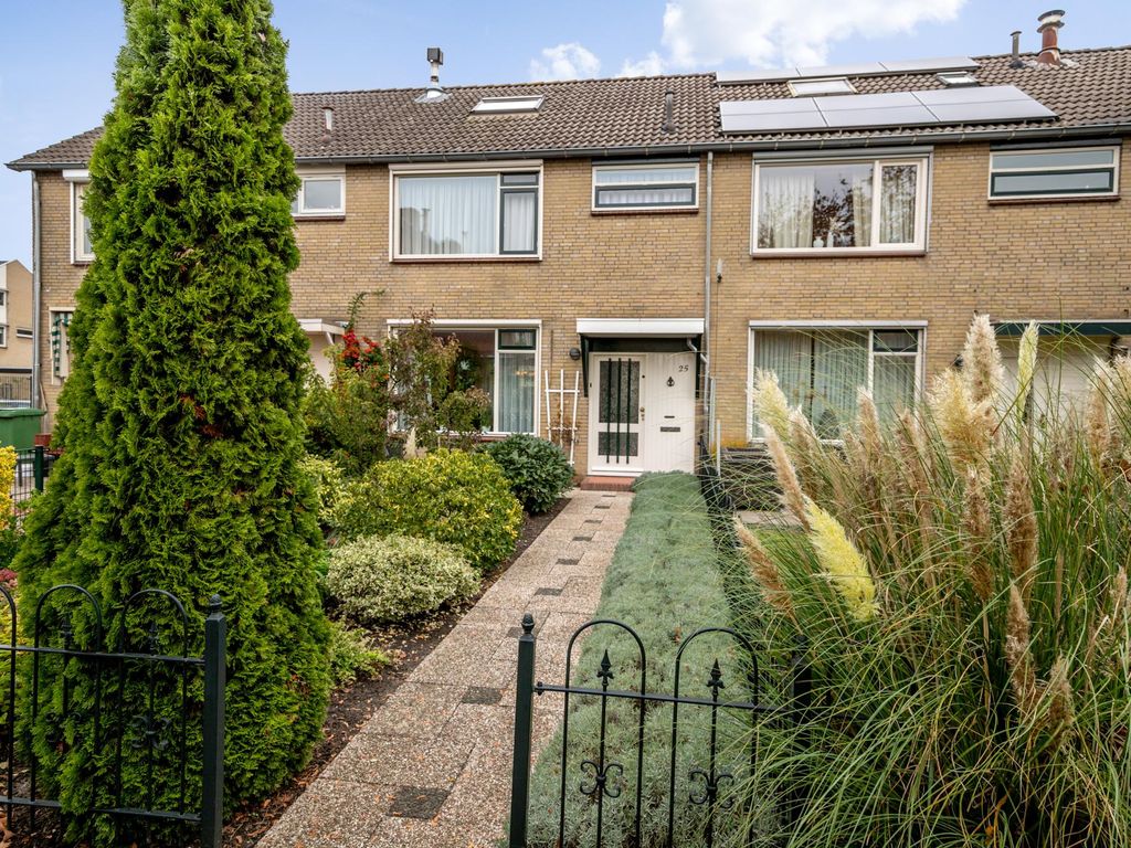 Schoutsweer 25, HARDINXVELD-GIESSENDAM