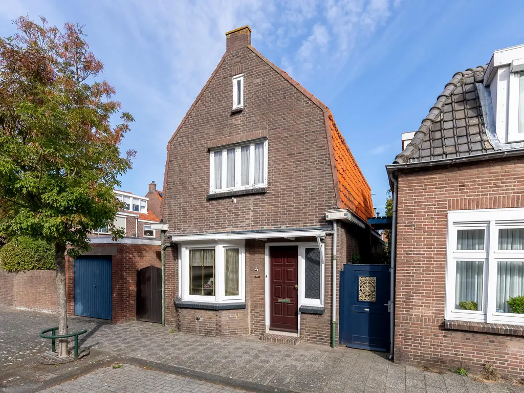 Admiraal de Ruyterstraat 4, SLIEDRECHT