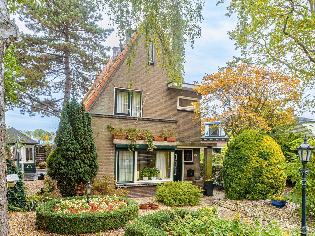 Rivierdijk 594, HARDINXVELD-GIESSENDAM
