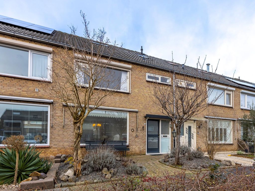 Saturnusstraat 12, HARDINXVELD-GIESSENDAM