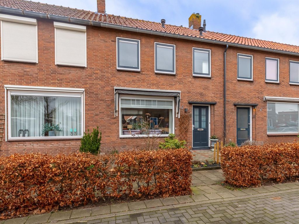 Hobbemastraat 6, HARDINXVELD-GIESSENDAM