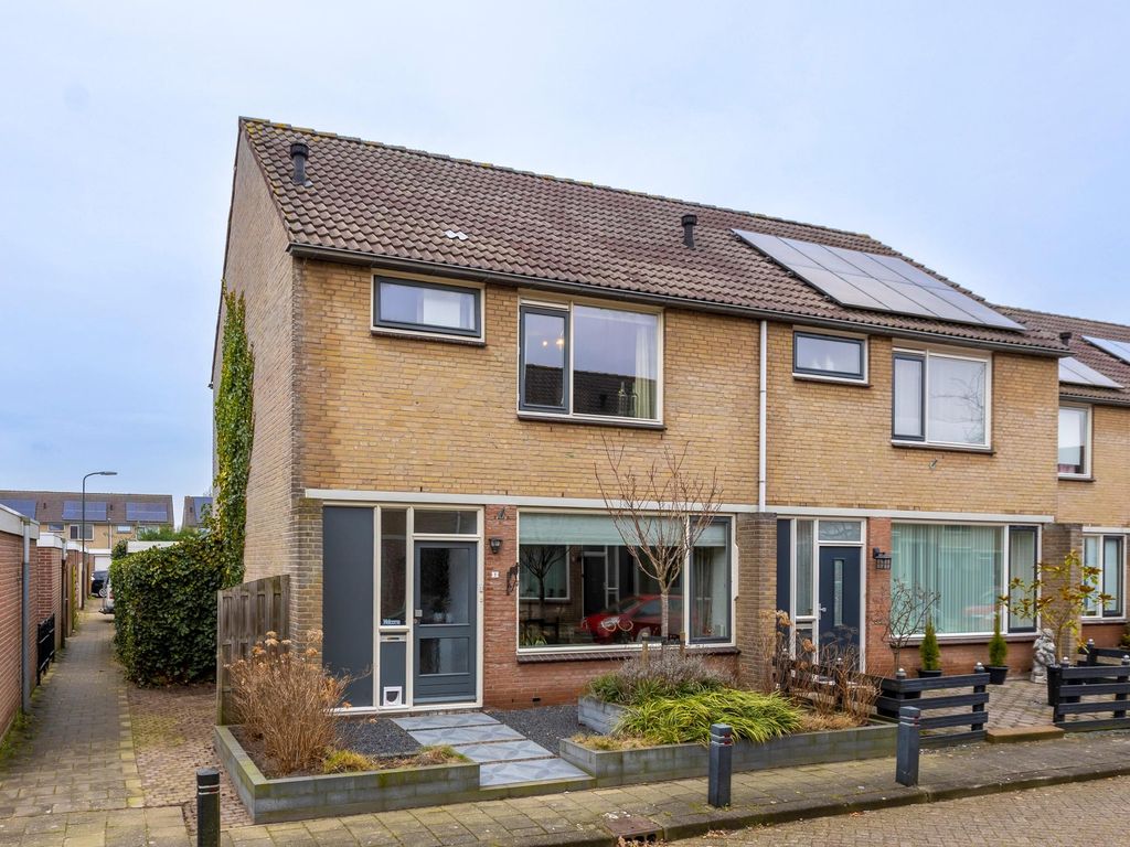 Geldersweer 1, HARDINXVELD-GIESSENDAM