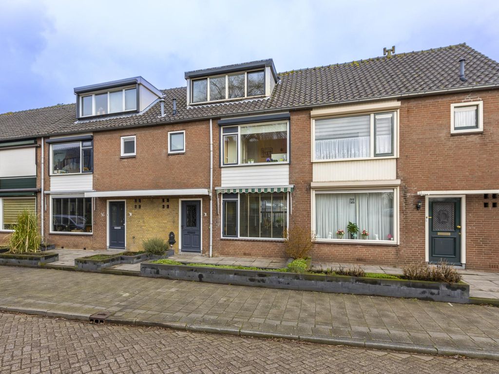 Koolmeesstraat 38, BLESKENSGRAAF CA