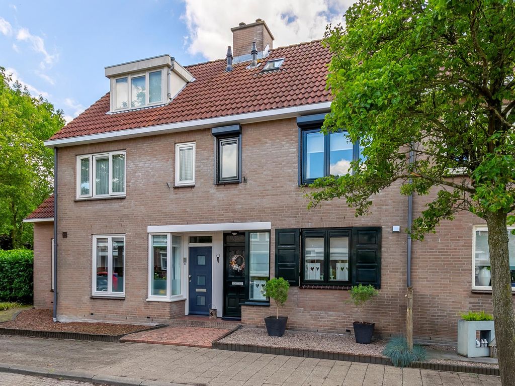 P.A. de Genestetstraat 111, SLIEDRECHT
