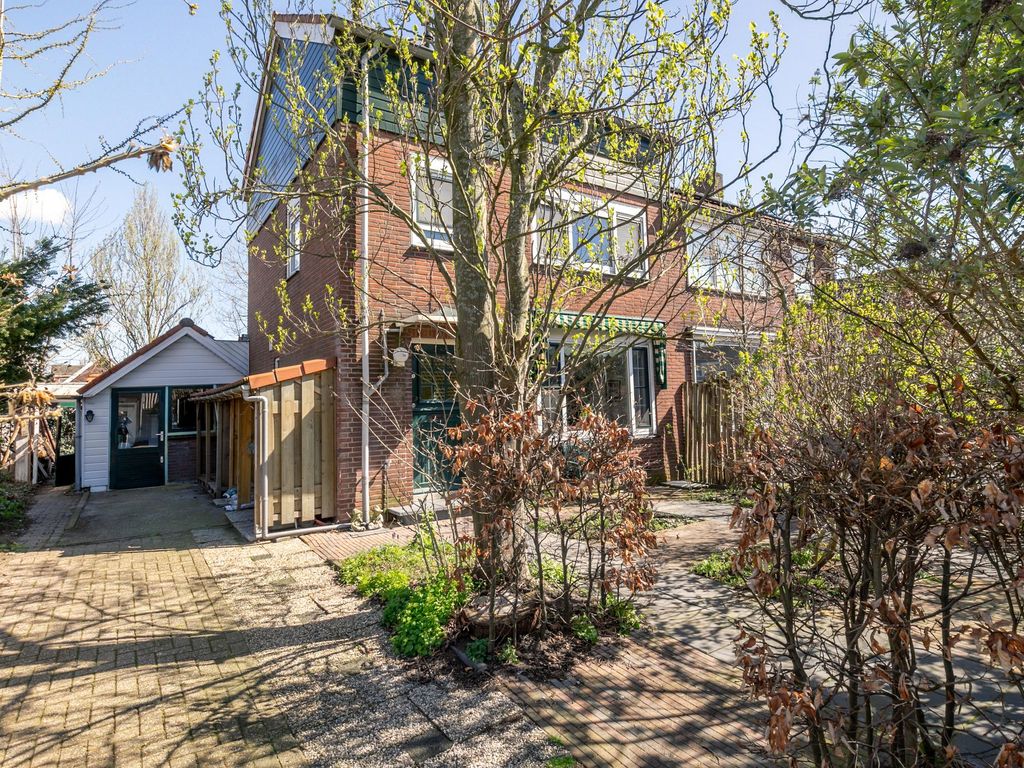 Akkerstraat 14, HARDINXVELD-GIESSENDAM