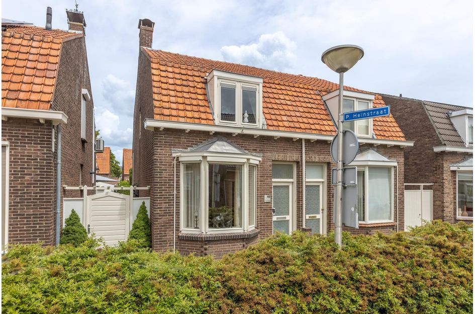 Admiraal de Ruyterstraat 62