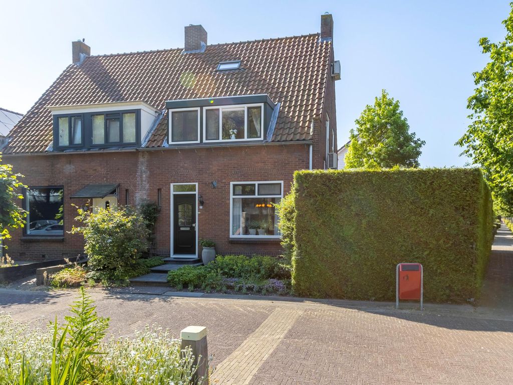 Sluisweg 51, HARDINXVELD-GIESSENDAM