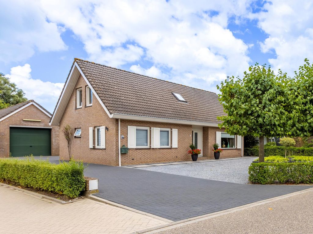 Binnendams 50a, HARDINXVELD-GIESSENDAM