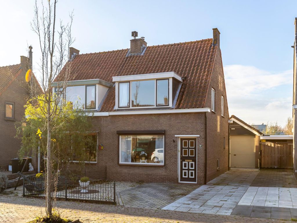 Sluisweg 92, HARDINXVELD-GIESSENDAM