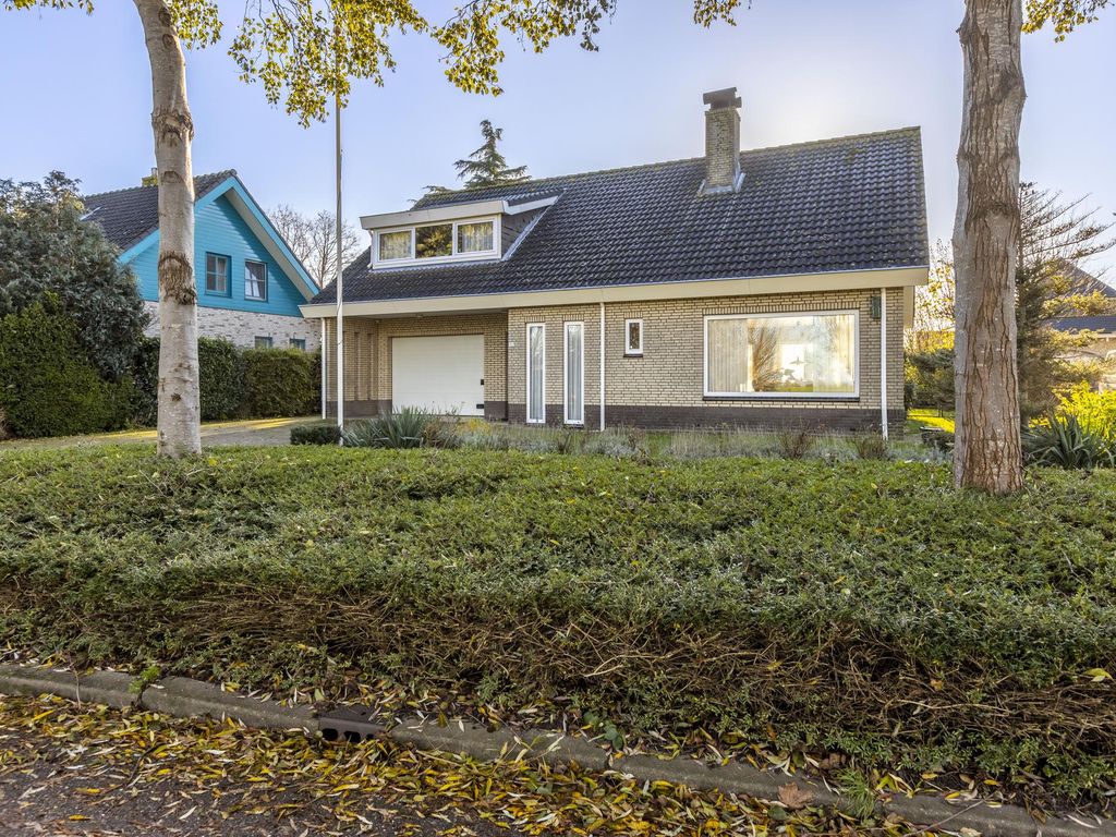 Tiendweg 32, HARDINXVELD-GIESSENDAM