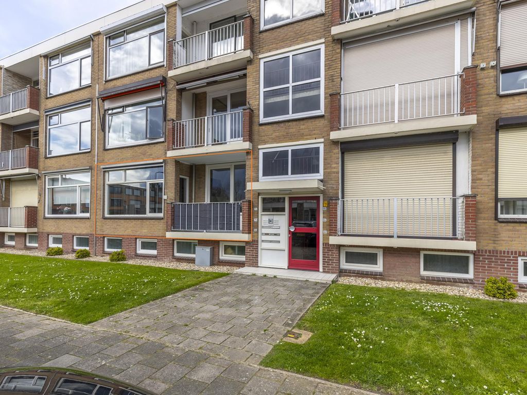Maasstraat 68, HARDINXVELD-GIESSENDAM